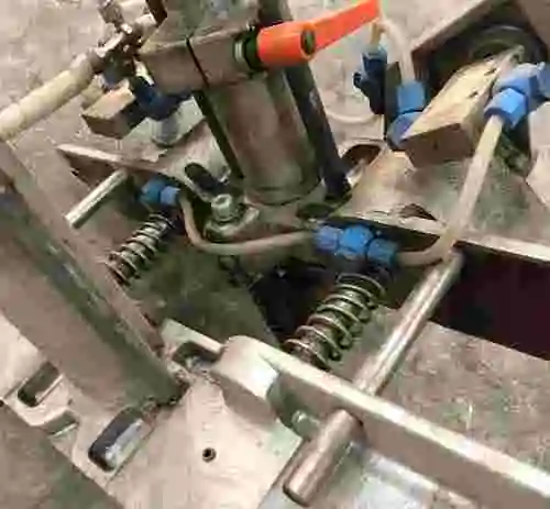 6. Equipo de doble cilindro para carpintería de aluminio