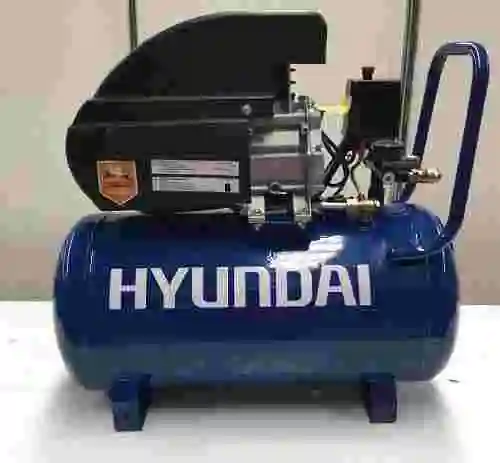 4. Lote 2 compresores de aire 50L Hyundai HYAC50-2