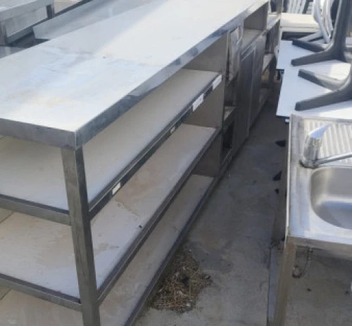 1. Mueble cafetera acero inox 330 x 59 x 109 cm