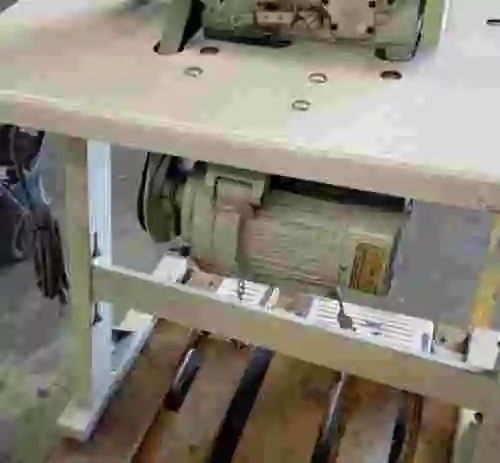 4. Máquina de coser BROTHER MA4-V61