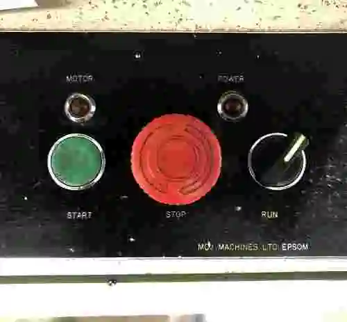 13. MÁQUINA PARA MECANIZADO DE TUBOS Y BARRAS MARCA MOJ MODELO DOUBLEMATIC 25