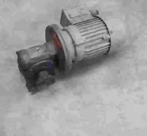 3. MOTOR REDUCTOR SIEMENS 1LA3063-2AA21